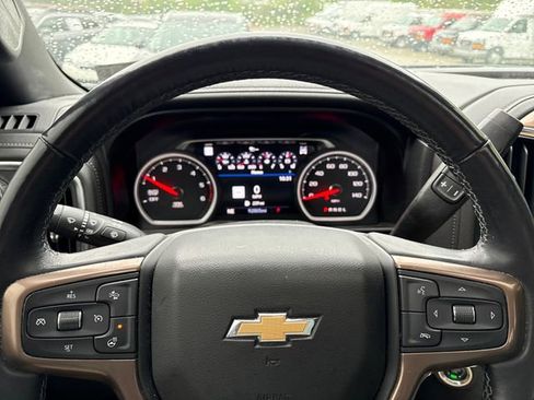 Used 2020 Chevrolet Silverado 1500 High Country w/ Technology Package AWD/4WD image 24