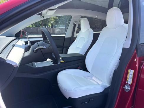 Used 2023 Tesla Model Y AWD image 4