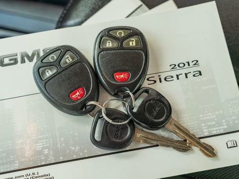 Used 2012 GMC Sierra 2500 SLT w/ SLT Convenience Package image 47