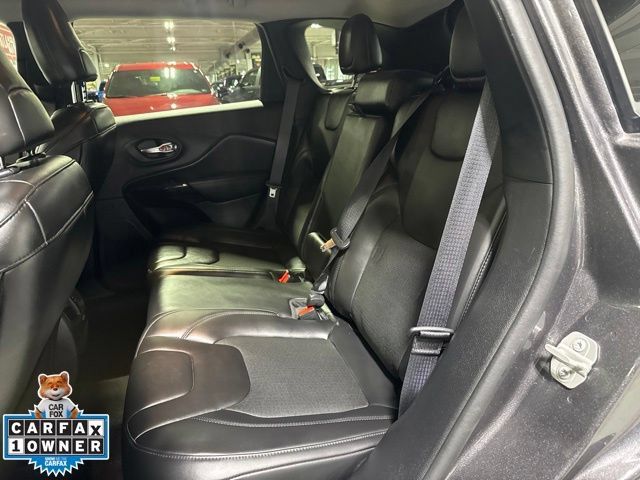 Used 2019 Jeep Cherokee Latitude Plus AWD/4WD image 34