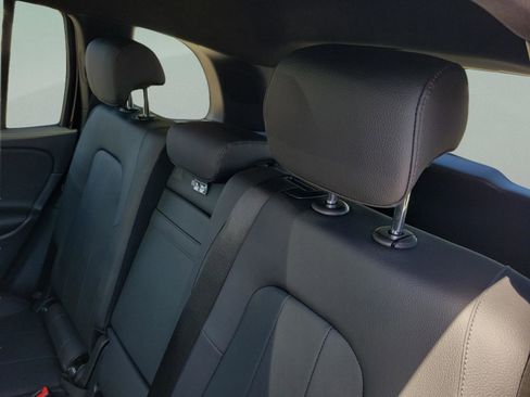 Certified 2025 Mercedes-Benz GLB 250 image 9