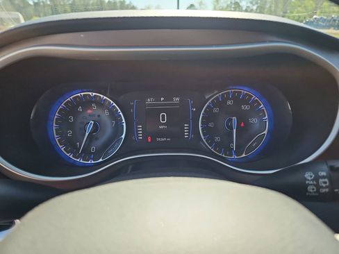 Used 2023 Chrysler Voyager LX image 24