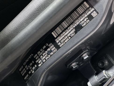 Used 2022 Jeep Renegade Latitude w/ Convenience Group AWD/4WD image 38
