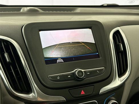 Used 2020 Chevrolet Equinox LS FWD image 21