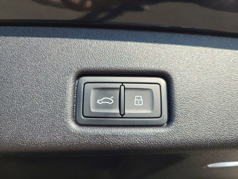 Used 2025 Audi Q5 Premium w/ Premium Plus AWD/4WD image 10