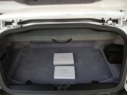 Used 2023 Aston Martin DB11 Volante image 16