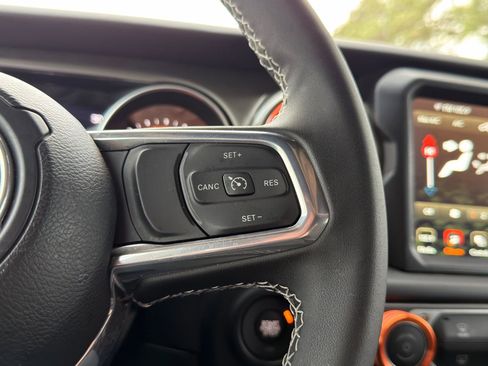 Used 2023 Jeep Wrangler Sahara image 24