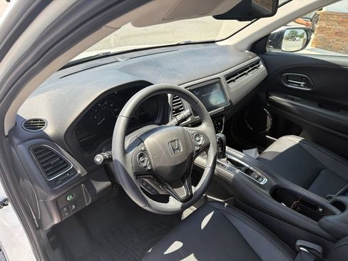 Used 2022 Honda HR-V EX-L image 3