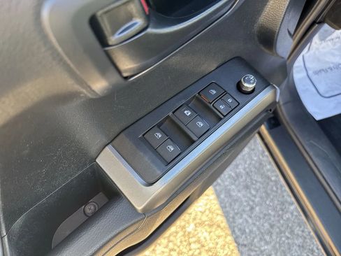 Used 2018 Toyota Tacoma SR5 image 15