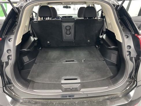 Used 2018 Nissan Rogue S AWD/4WD image 16