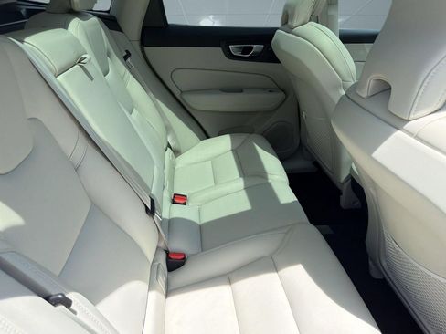 Certified 2023 Volvo XC60 B5 Ultimate w/ Climate Package FWD image 29