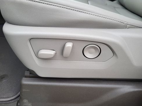 New 2026 GMC Sierra 1500 SLT w/ SLT Premium Package image 13