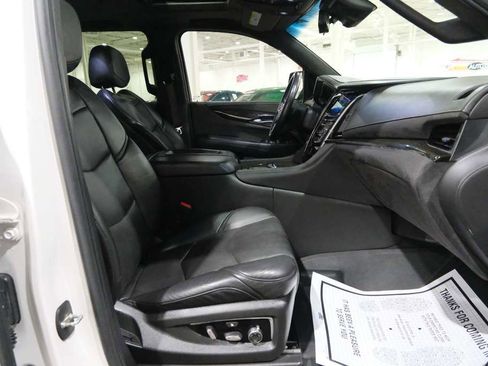 Used 2020 Cadillac Escalade ESV Platinum image 35