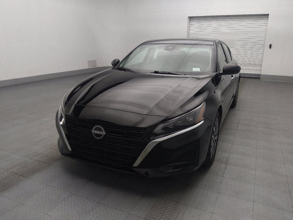 Used 2025 Nissan Altima 2.5 SV FWD image 15