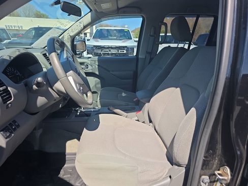 Used 2018 Nissan Frontier SV image 23