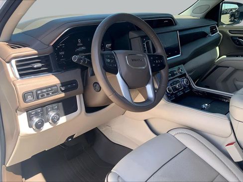 Used 2023 GMC Yukon Denali AWD/4WD image 18