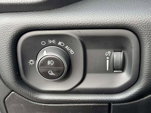 New 2026 RAM 1500 Big Horn AWD/4WD image 9