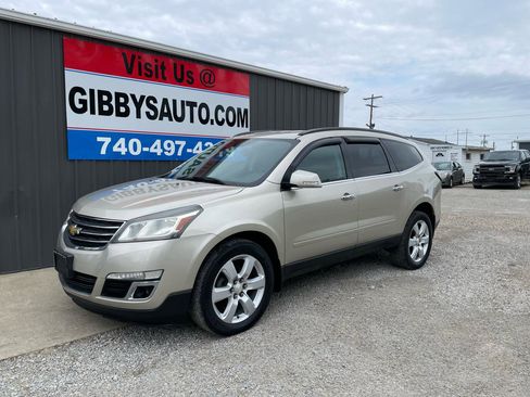 Used 2016 Chevrolet Traverse LT w/ Style and Technology Package FWD image 1