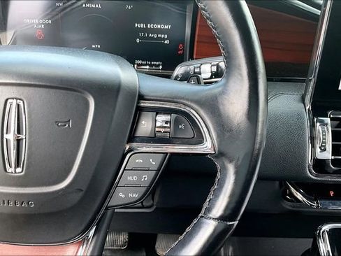 Used 2021 Lincoln Navigator Reserve AWD/4WD image 11
