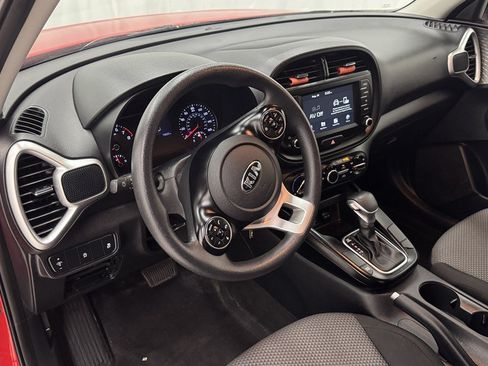 Used 2020 Kia Soul LX FWD image 13