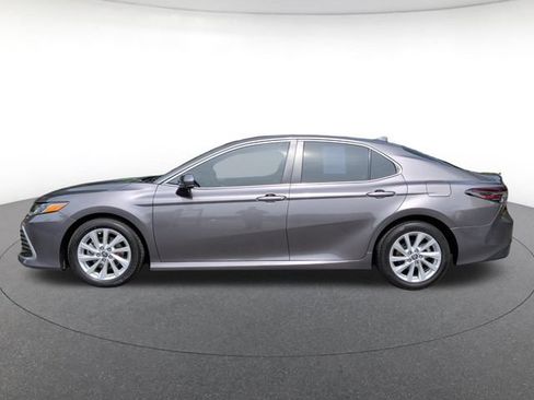 Used 2023 Toyota Camry LE FWD image 3
