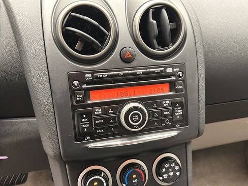 Used 2014 Nissan Rogue S AWD/4WD image 16