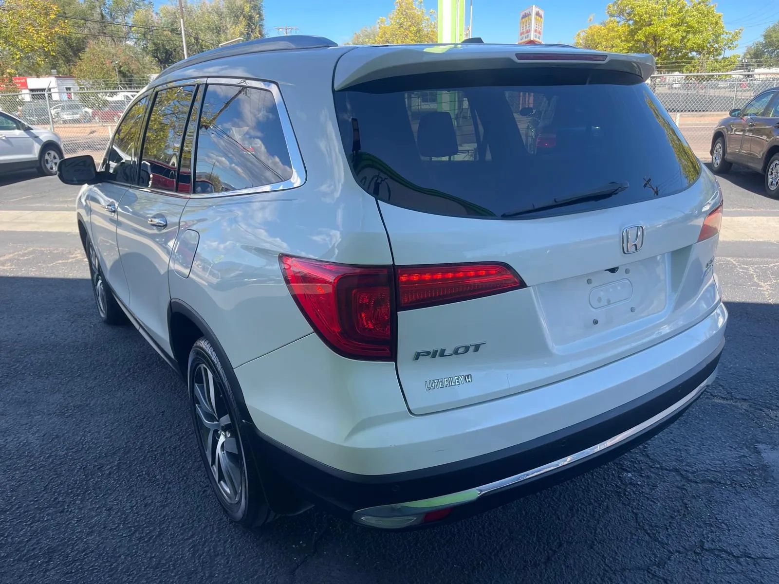 Used 2016 Honda Pilot Elite image 6