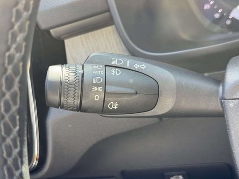 Used 2024 Volvo XC40 B5 Plus w/ Protection Package Premier AWD/4WD image 21