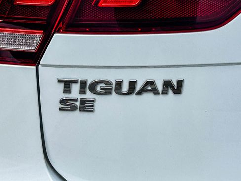 Used 2020 Volkswagen Tiguan SE FWD image 10