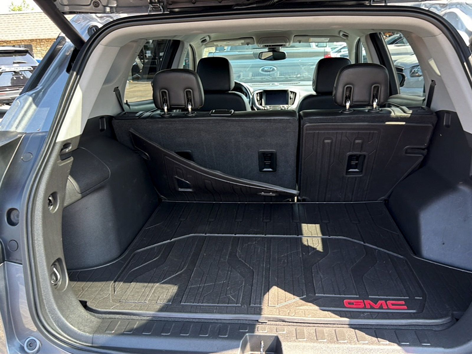 Used 2020 GMC Terrain SLT w/ Preferred Package AWD/4WD image 9
