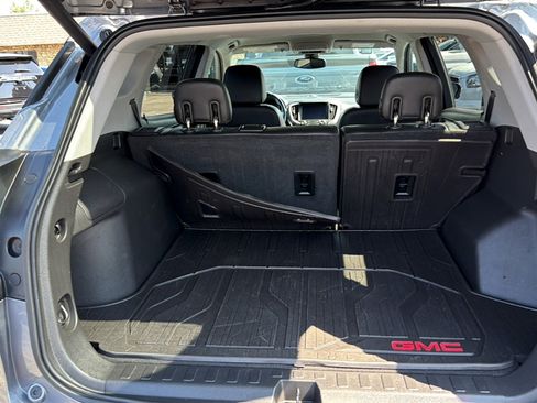 Used 2020 GMC Terrain SLT w/ Preferred Package AWD/4WD image 9