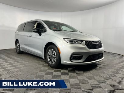 Certified 2024 Chrysler Pacifica Limited