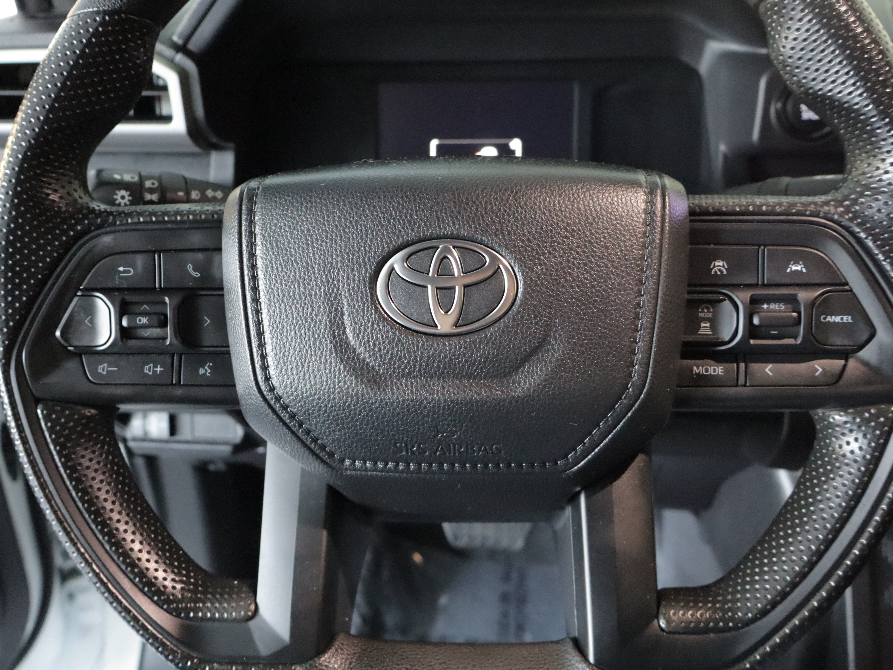 Used 2024 Toyota Tacoma SR5 AWD/4WD image 16
