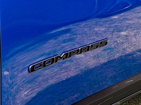 Used 2025 Jeep Compass Trailhawk w/ Trailhawk Elite Group image 4