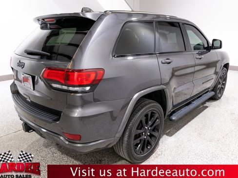 Used 2021 Jeep Grand Cherokee Laredo X AWD/4WD image 5