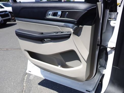Used 2019 Ford Explorer XLT w/ Class III Trailer Tow Package FWD image 17