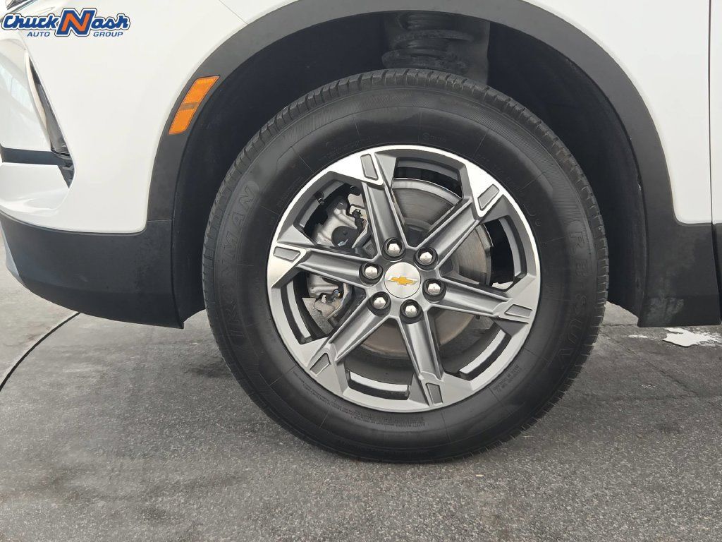 Certified 2026 Chevrolet Blazer LT FWD image 37
