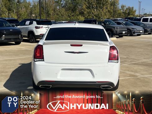 Used 2023 Chrysler 300 S w/ Comfort Group image 10