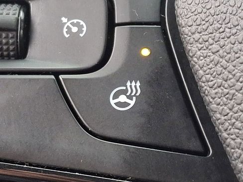 Certified 2024 Chevrolet Trax RS image 25