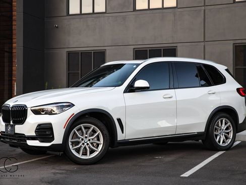 Used 2023 BMW X5 xDrive40i AWD/4WD image 3