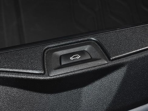 Certified 2025 BMW X5 M60i AWD/4WD image 32