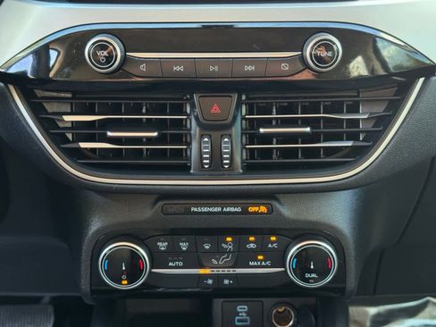 Used 2022 Ford Escape SE image 15