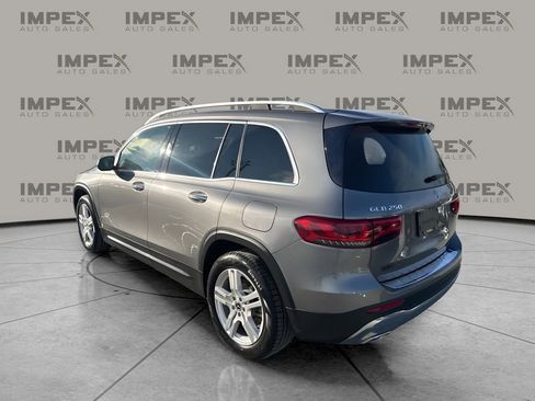 Used 2020 Mercedes-Benz GLB 250 4MATIC w/ Premium Package image 3