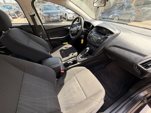 Used 2016 Ford Focus SE FWD image 30
