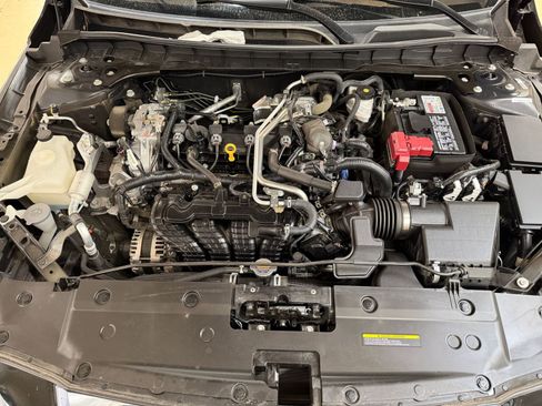 Used 2025 Nissan Altima 2.5 SV FWD image 32