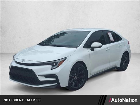 Certified 2024 Toyota Corolla SE FWD image 1