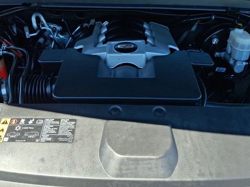 Used 2019 Cadillac Escalade Luxury AWD/4WD image 29