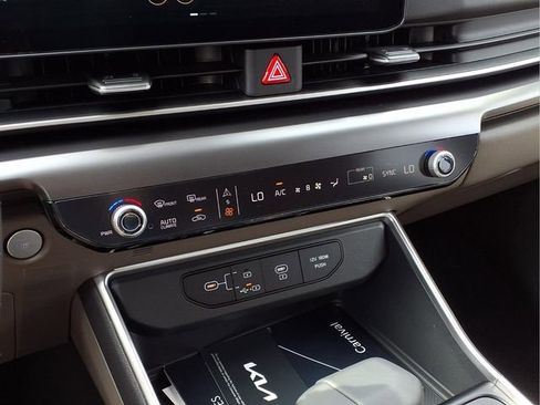 New 2026 Kia Carnival image 6