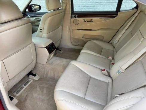 Used 2013 Lexus LS 460 L w/ Ultra Luxury Pkg AWD/4WD image 18