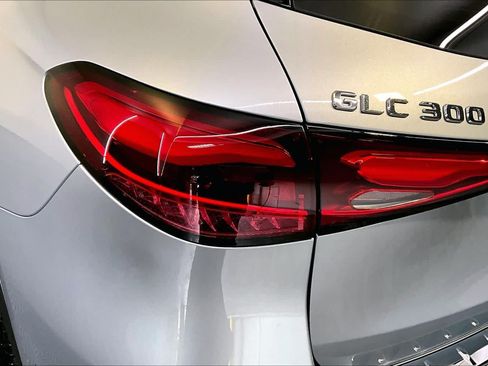 Used 2026 Mercedes-Benz GLC 300 4MATIC image 28